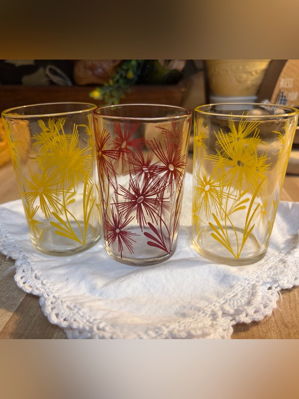 Lot Of 3 Vintage Swanky Swig Red & Yellow Cornflower Hazel Atlas Juice Glasses - Picture 2 of 2